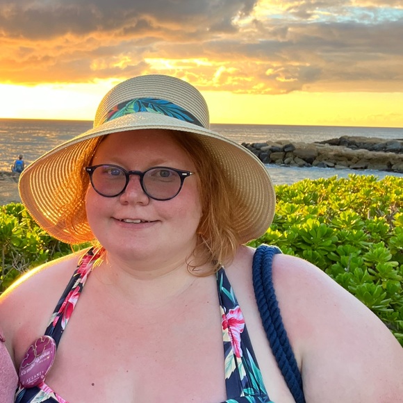 Meet your Posher, Amy - Picture 1 of 1